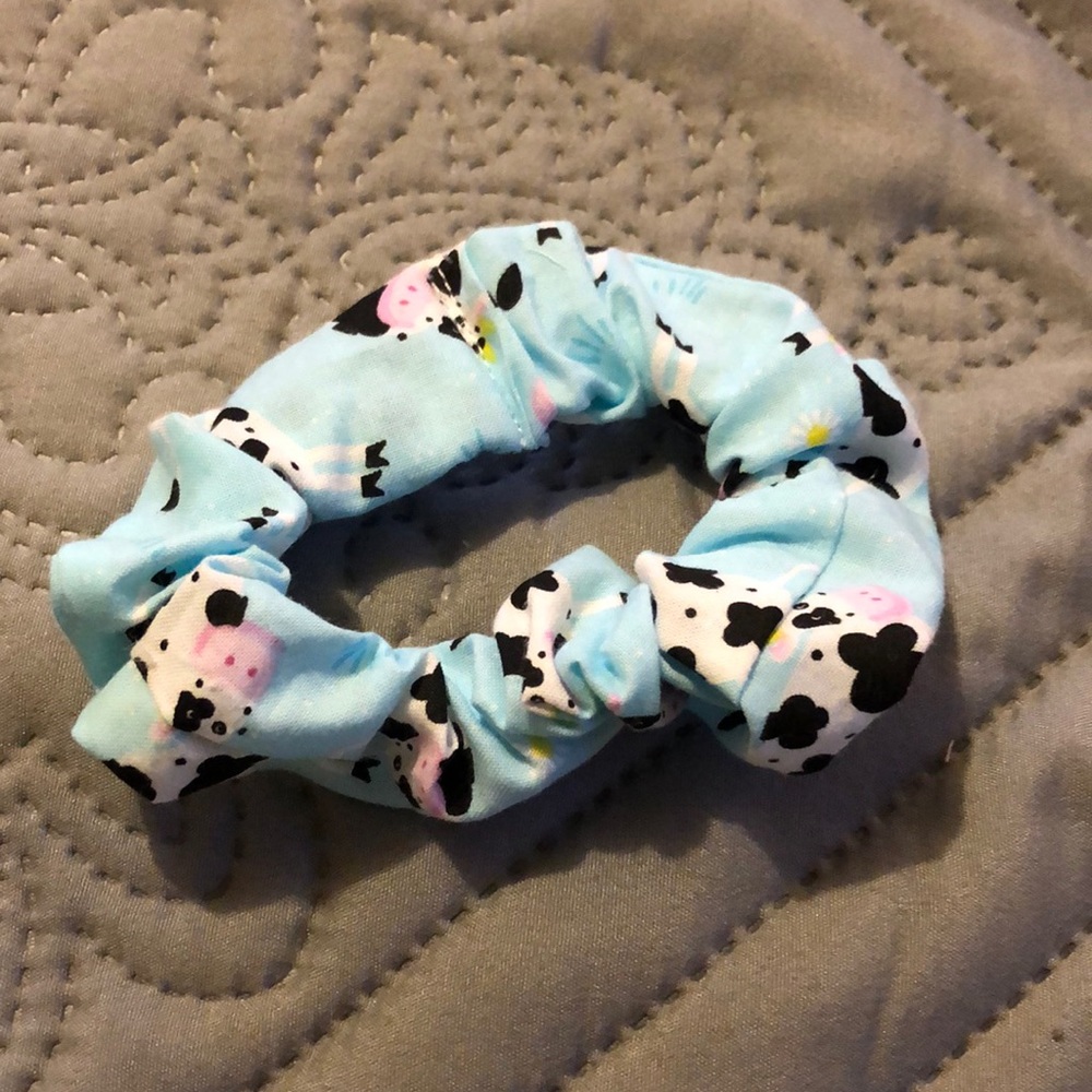 100% Handmade Scrunchie
